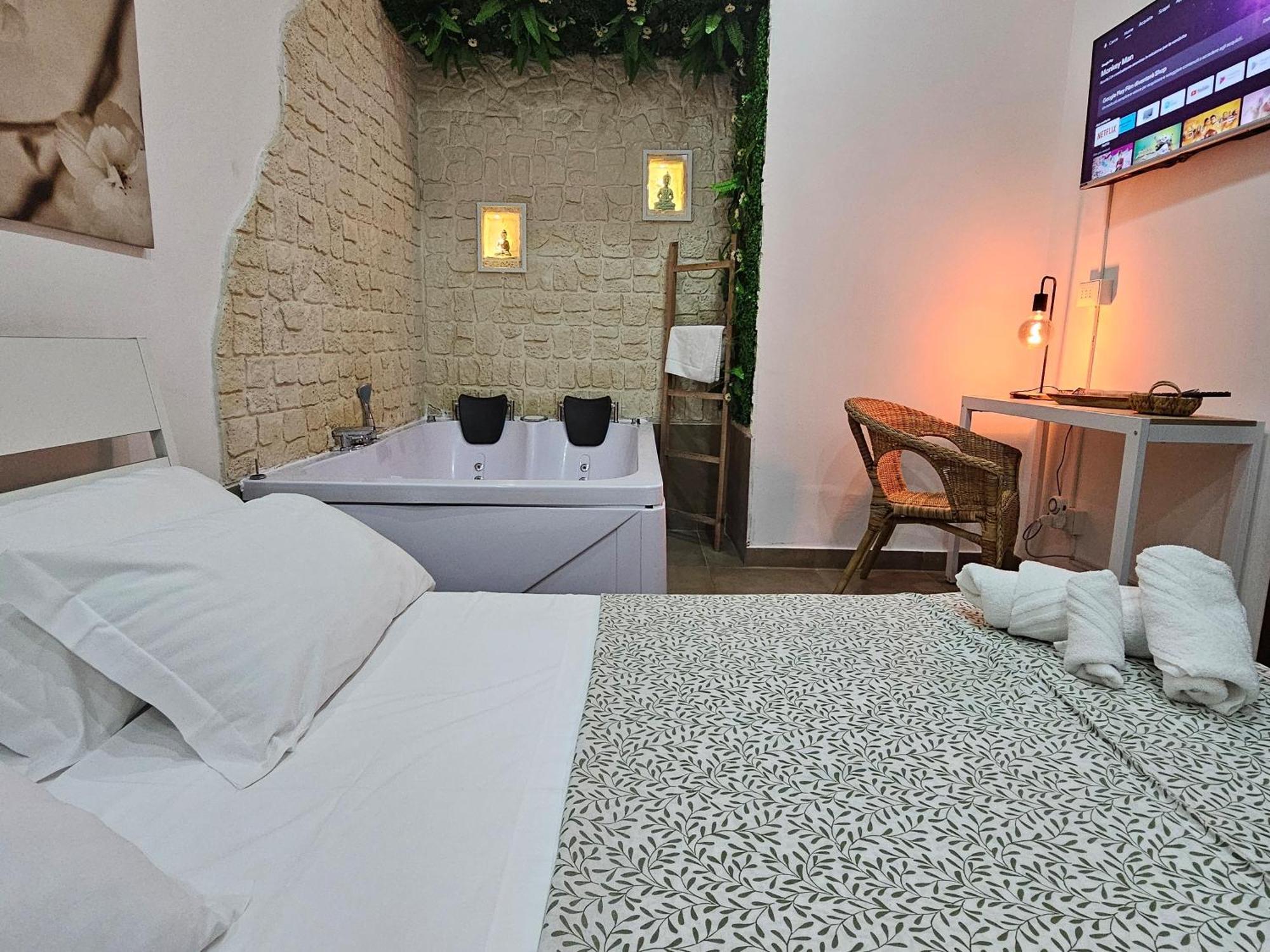 B&B Napoli Centrale Room&Jacuzzi Exterior photo
