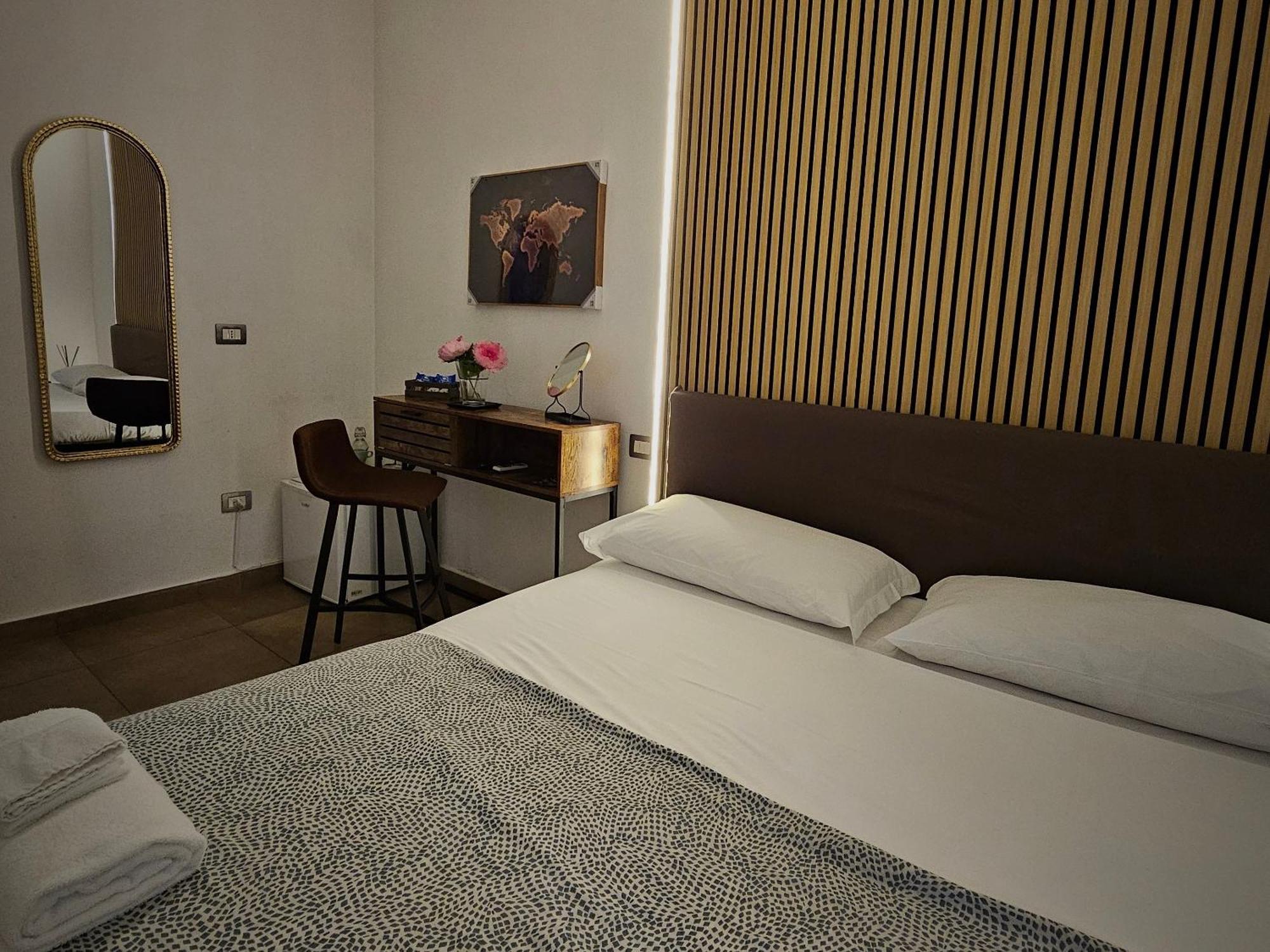 B&B Napoli Centrale Room&Jacuzzi Exterior photo