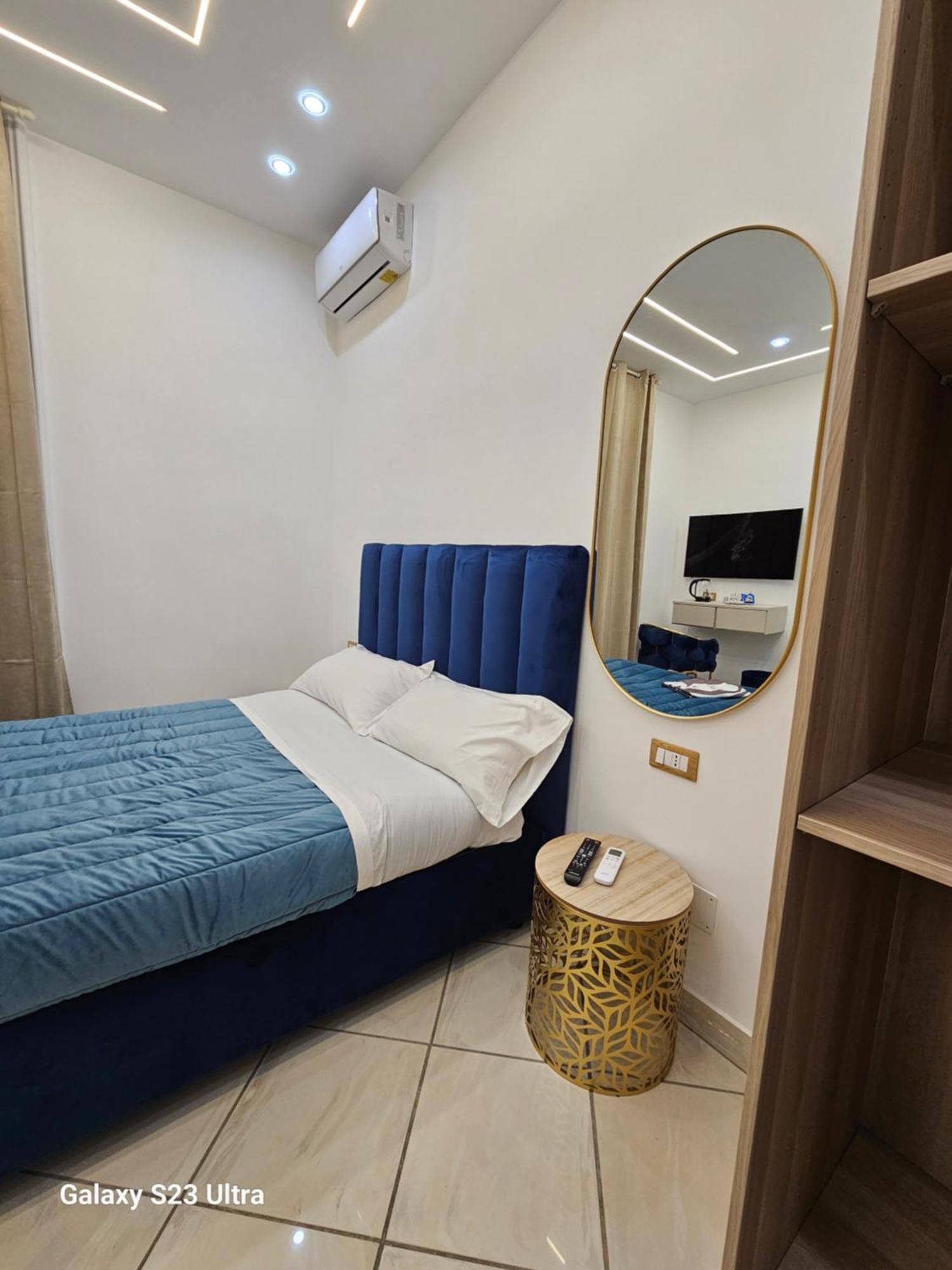 B&B Napoli Centrale Room&Jacuzzi Exterior photo